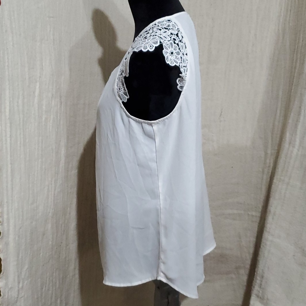 Express Lace Sleeve Shirt - Picture 2 of 5